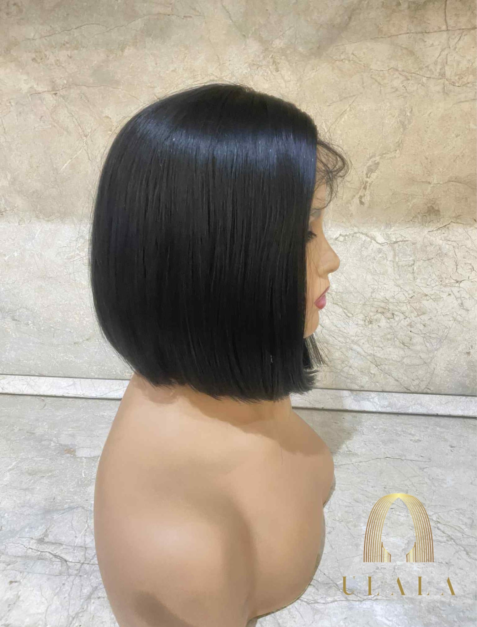 Fekete vállig érő paróka