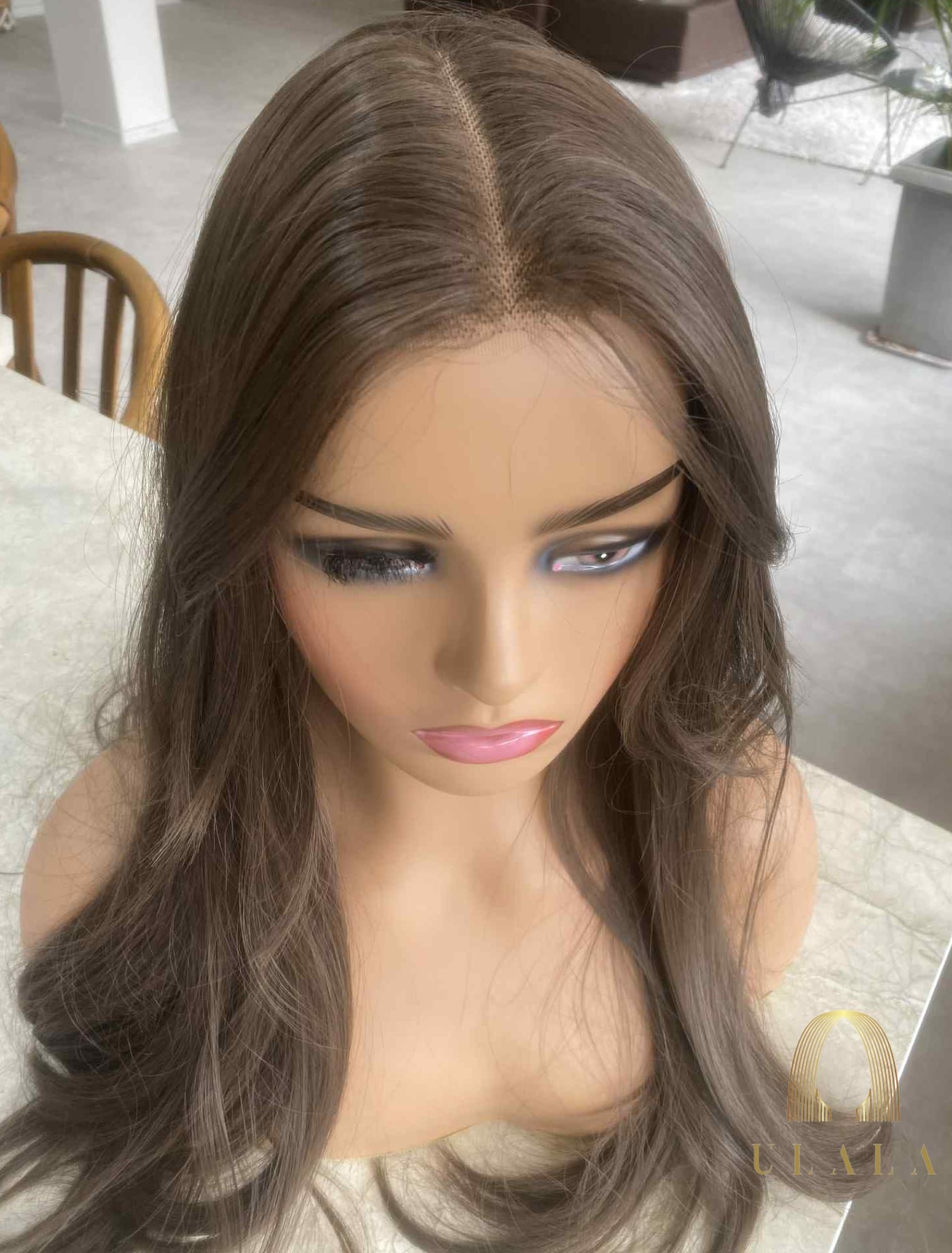 Hosszú barna hálós paróka